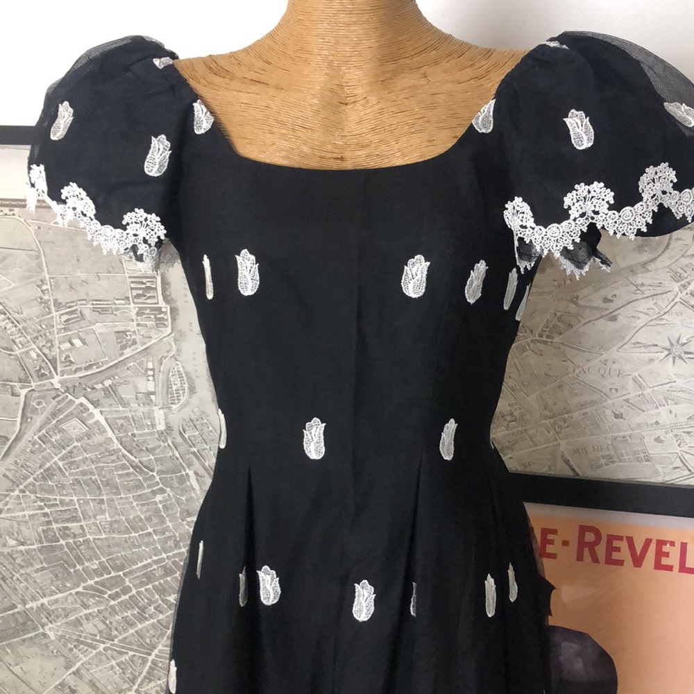 RICHILENE New York Vintage black mesh embroidered floral black and white Size 10 - Picture 3 of 8